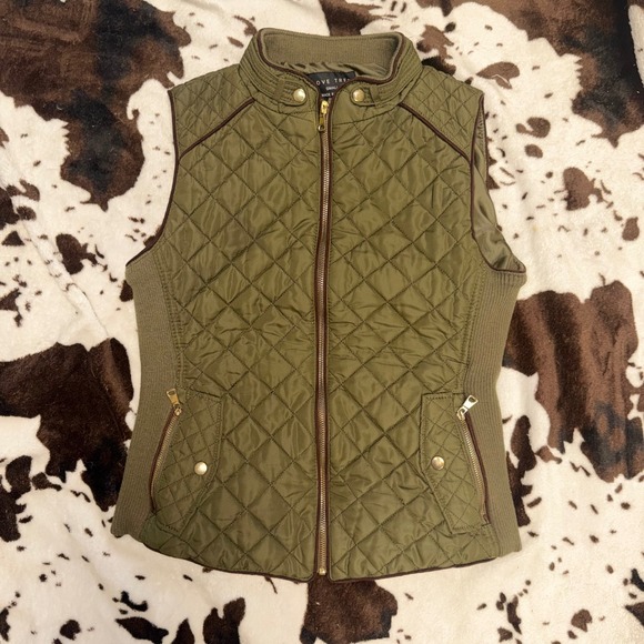 Love Tree Jackets & Blazers - Love Tree Quilted Vest Women Small Olive Green Ribbed Trim Equestrian Gorpcore